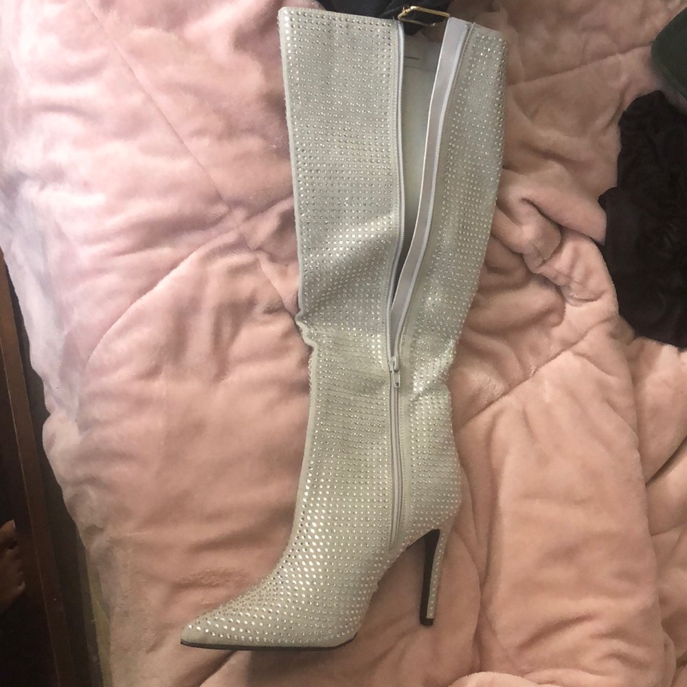 Stud boots